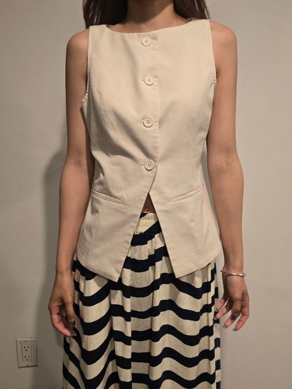 Cider Woven Boat Neck Solid Button Vest - Beige Size Small 4